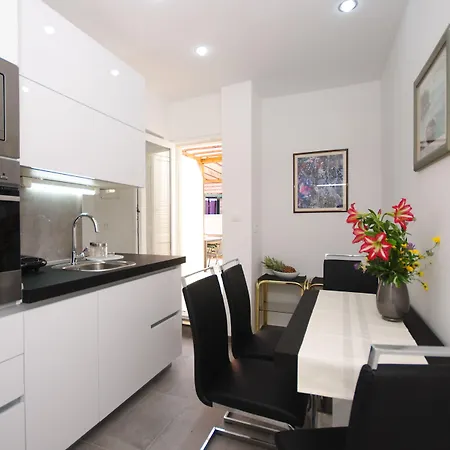 Tonka Apartmán Split