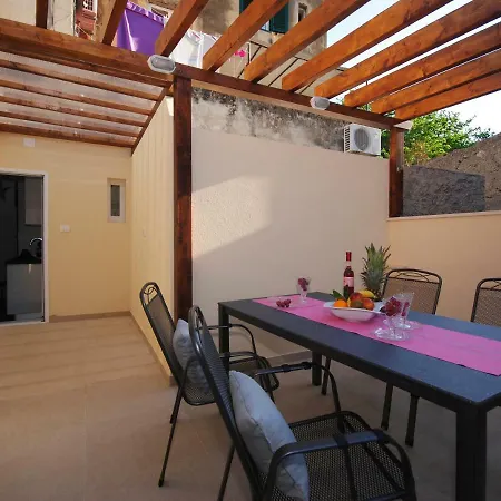 Tonka Appartement Split